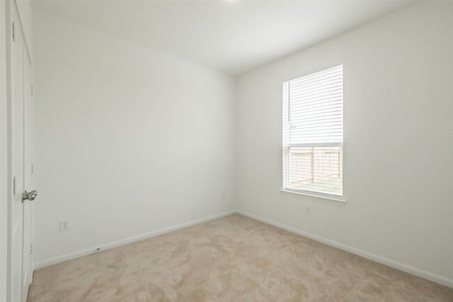 Building Photo - 23667 Cranberry Grader Ln