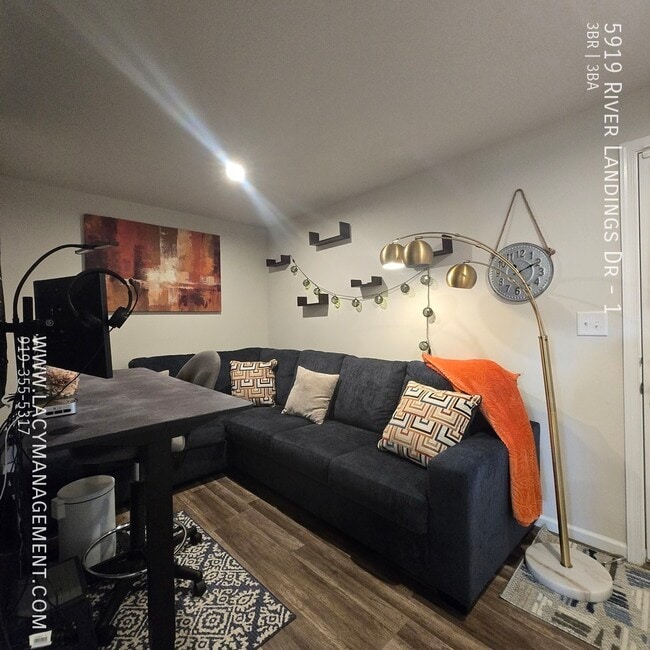 Building Photo - 5919 River Landings Dr