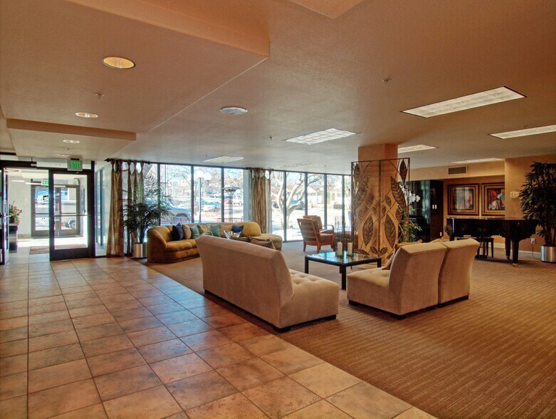 Building Photo - 417 E Kiowa St