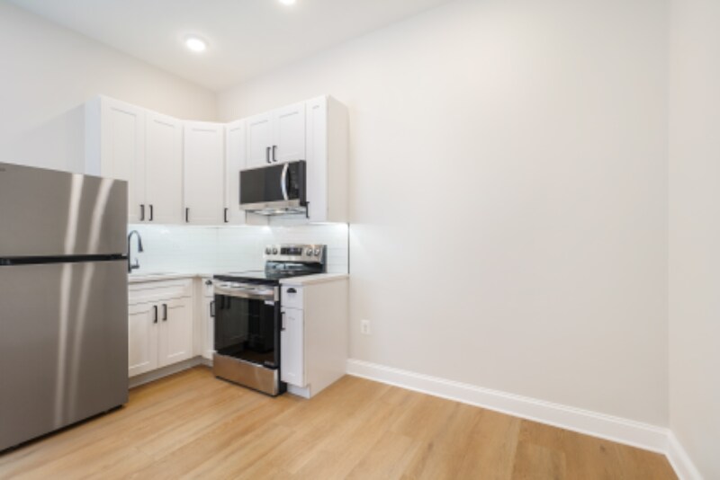 Building Photo - 604 N Eutaw St