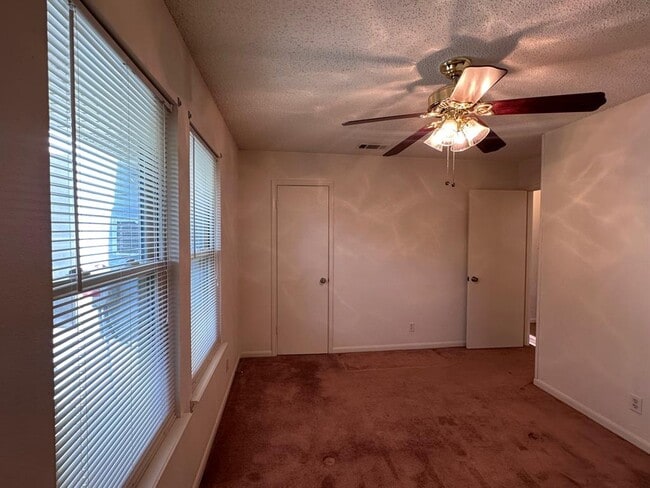Building Photo - 110 Puna Ln