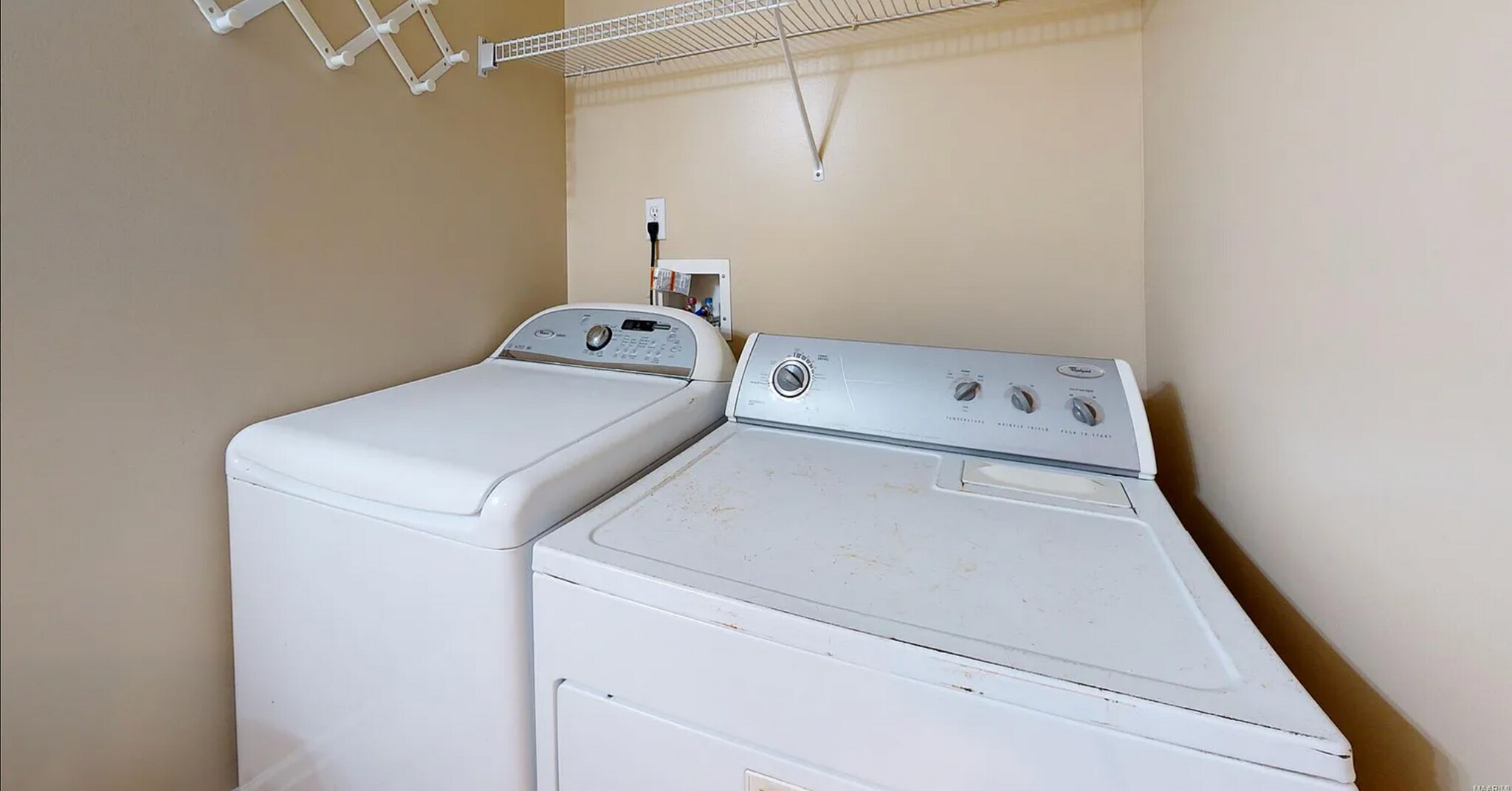 Building Photo - 166 Commons Dr