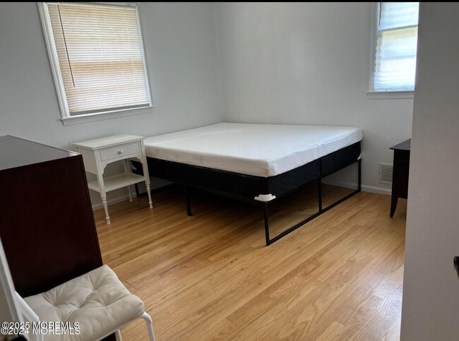 Building Photo - 41 Heath Ave