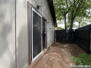 Building Photo - 8869 Meadow Trace St