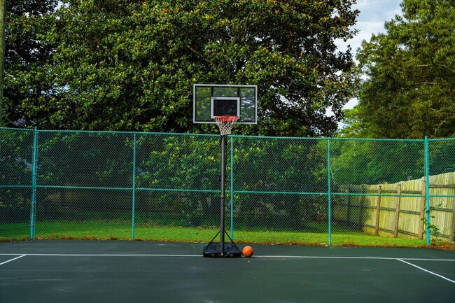 Building Photo - 441 Georgia 279-SI ID1019263P