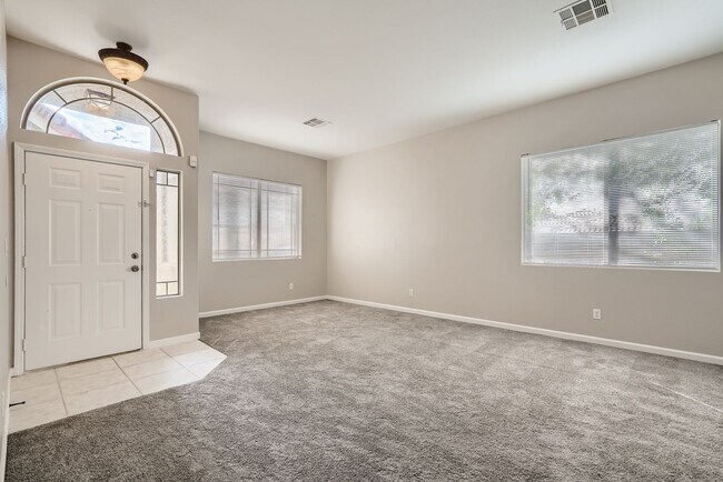 Building Photo - Amazingly beautiful one story house in Summerlin with pool!