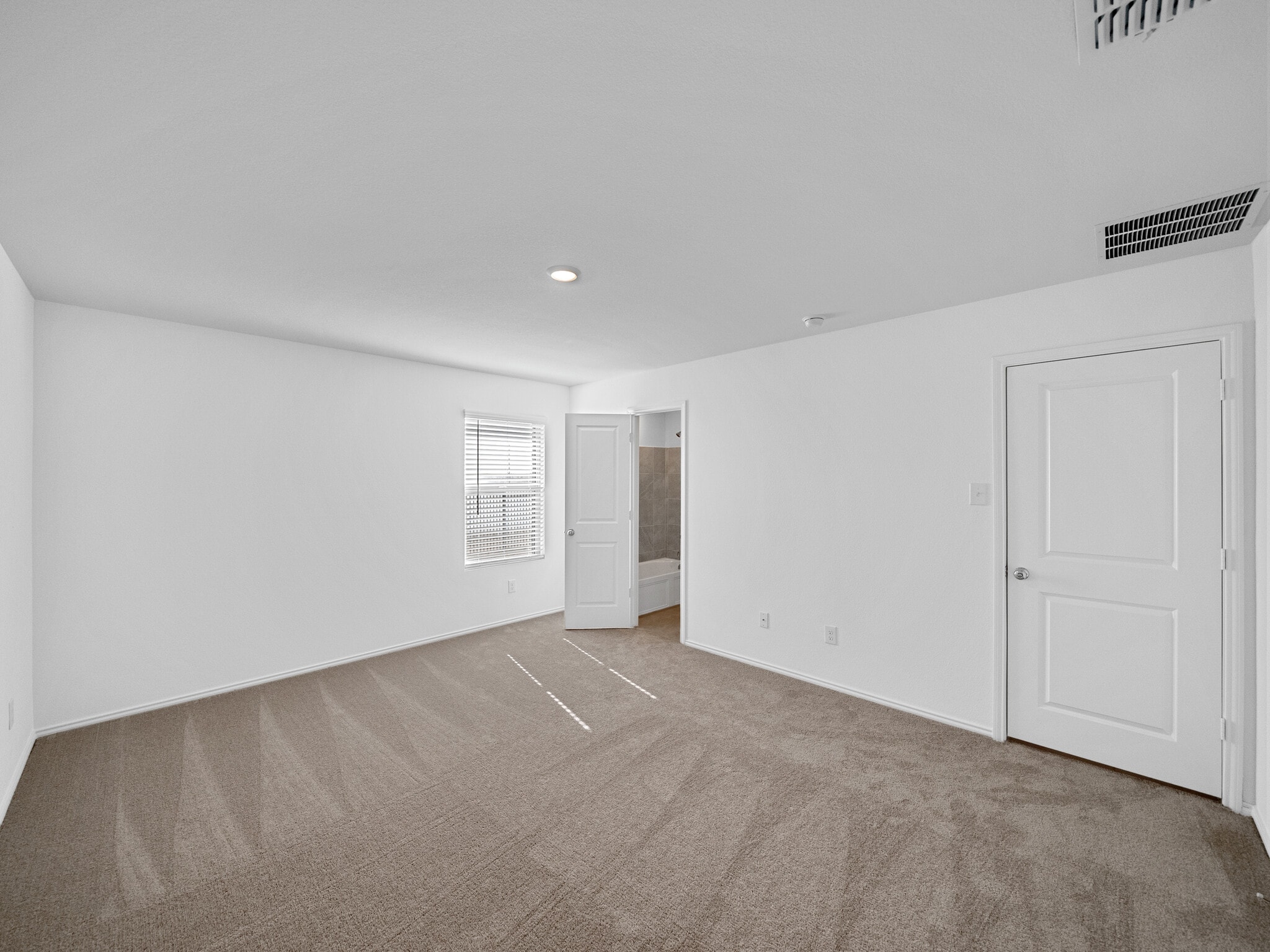 Building Photo - 14004 Birch Farm Dr