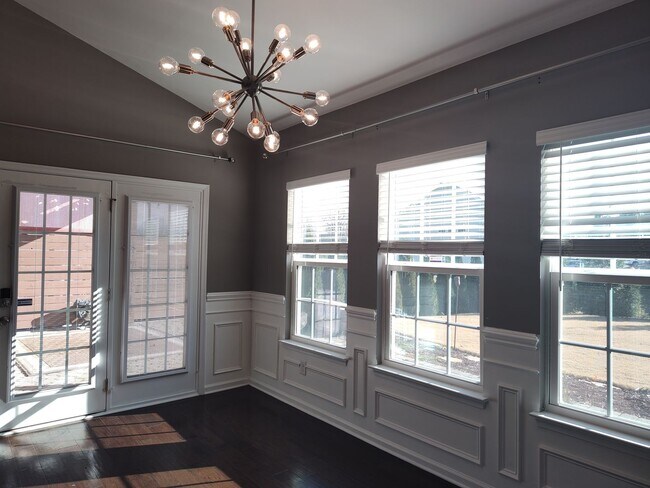 Building Photo - Georgeous 3 bedroom, 2.5 bathroom home located in the Stafford at Longtree community!