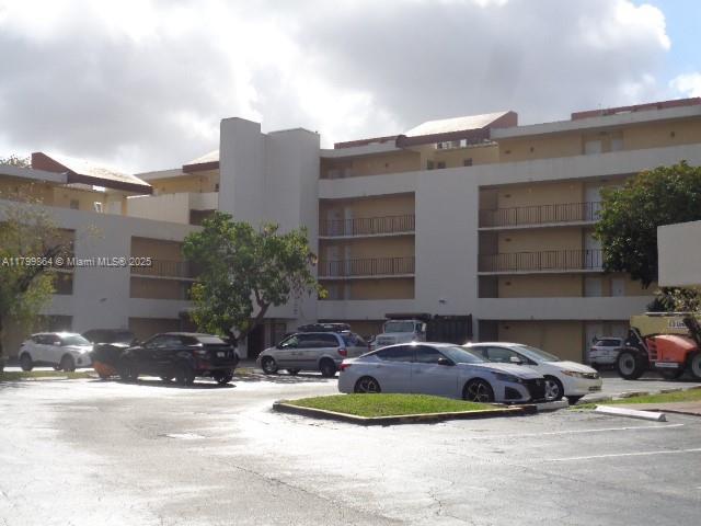 Building Photo - 8820 Fontainebleau Blvd