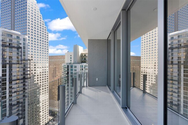Building Photo - 300 Biscayne Blvd Way