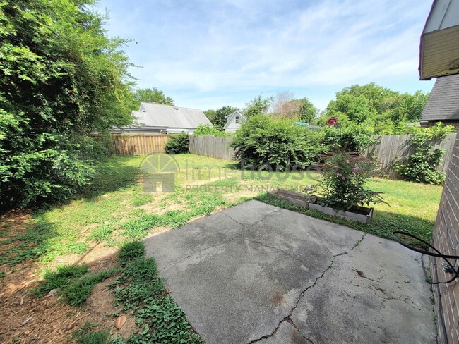 Building Photo - 119 Bob Ln