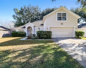 Building Photo - 1704 Dartmoor Ln