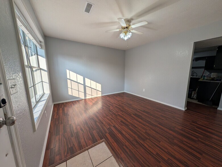 Building Photo - 9755 MO-13
