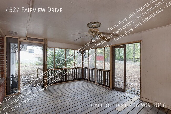Building Photo - 4527 Fairview Dr