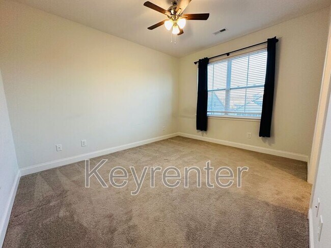 Building Photo - 1128 Belle Pond Ave