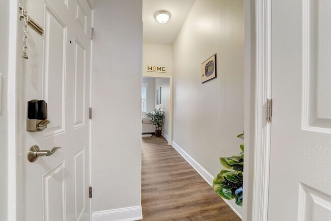 Building Photo - Calvert Street Unit 3 (N.)