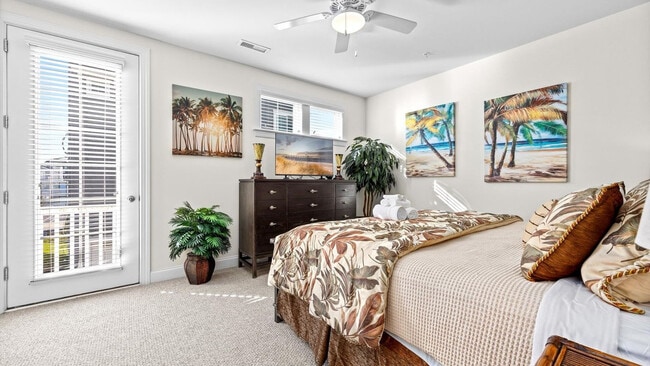 Building Photo - 701 E 8th St