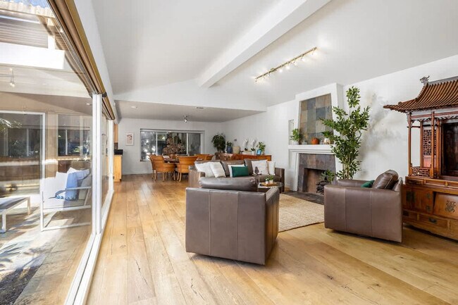 Building Photo - 5400 Carlsbad Blvd