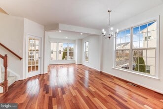 Building Photo - 42639 Chisholm Dr