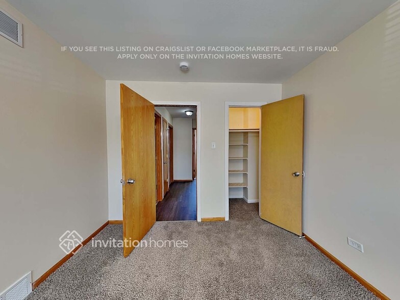 Building Photo - 1035 Iowa St