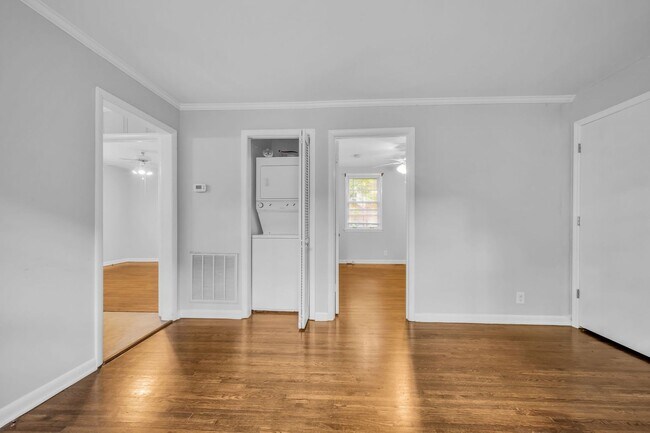 Building Photo - 127 37th Ave N