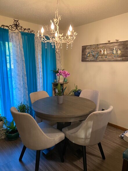 Dining area - 1138 Grandview Ave