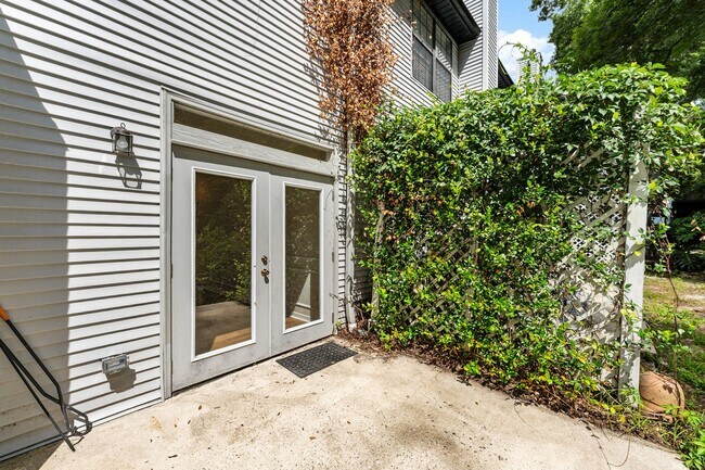 Building Photo - 831 NW 42nd Terrace