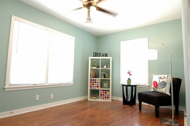 Building Photo - 409 W Croslin St