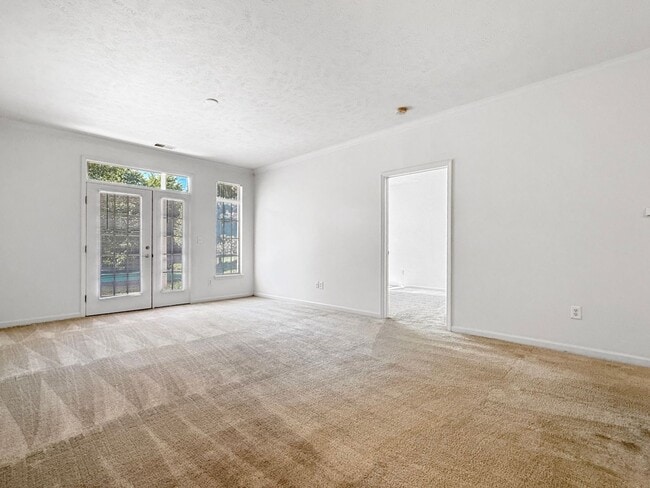 Building Photo - Grand Lakeside Escape: Spacious 3-Bedroom Retreat in Lakeshore Community