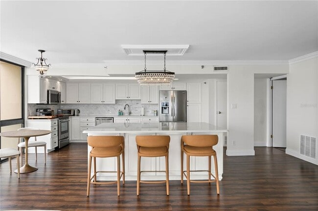 Building Photo - 3301 Bayshore Blvd