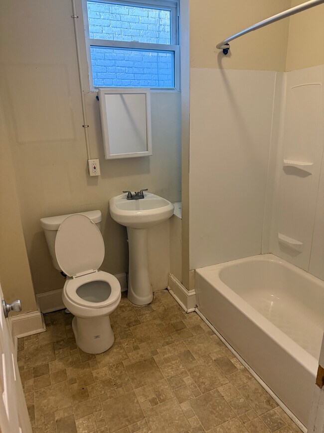 Building Photo - Charming 1-Bedroom in the Heart of Charles Village