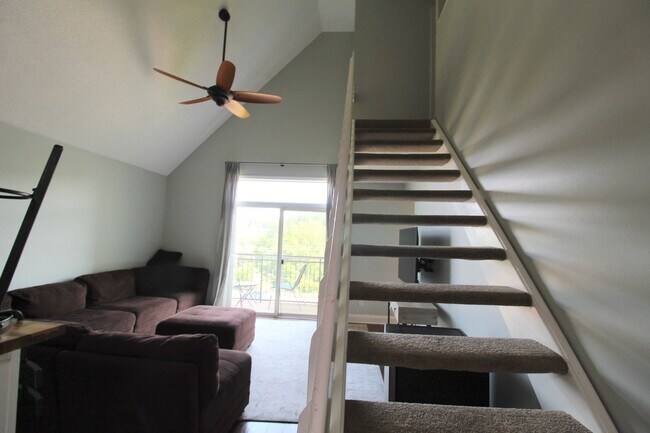 Building Photo - 1330 Hunters Rd