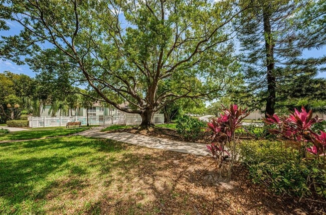 Building Photo - 240 Promenade Dr