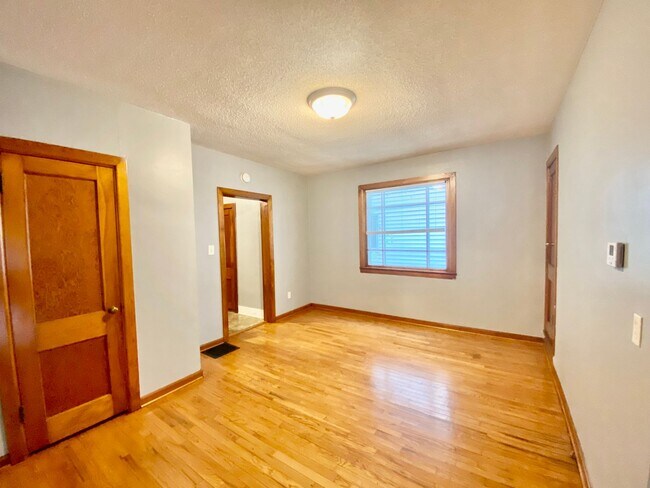 Building Photo - 717 5th Street