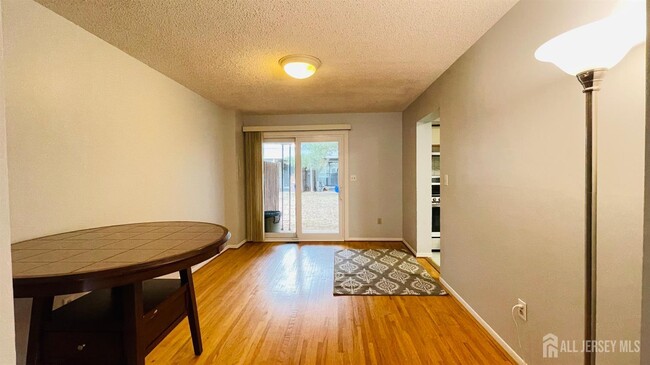 Building Photo - 4702 Hana Rd