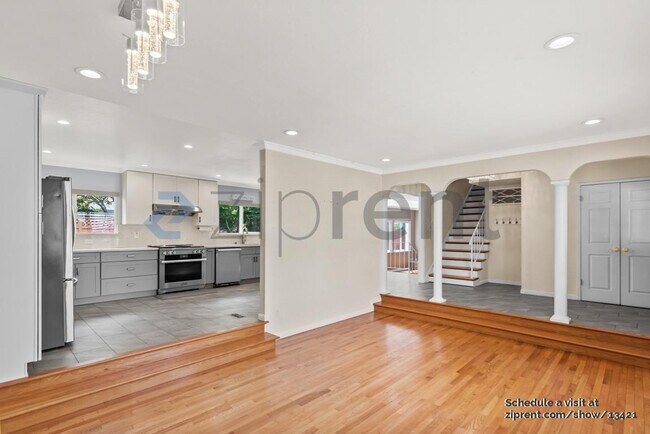 Building Photo - 5016 Wembley Ct