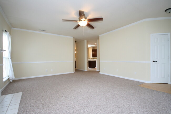 Building Photo - 215 River Oaks Dr
