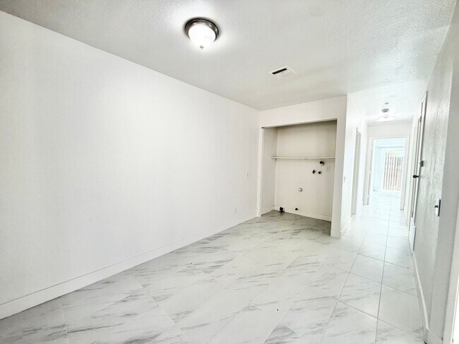 Building Photo - PS T 66369