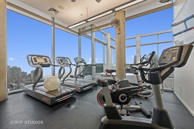 Building Photo - 600 N Fairbanks Ct