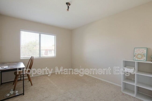 Building Photo - 8543 Yarrow Ln