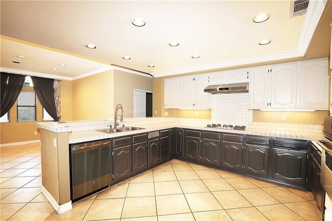 Building Photo - 2760 Hidden Hills Way W