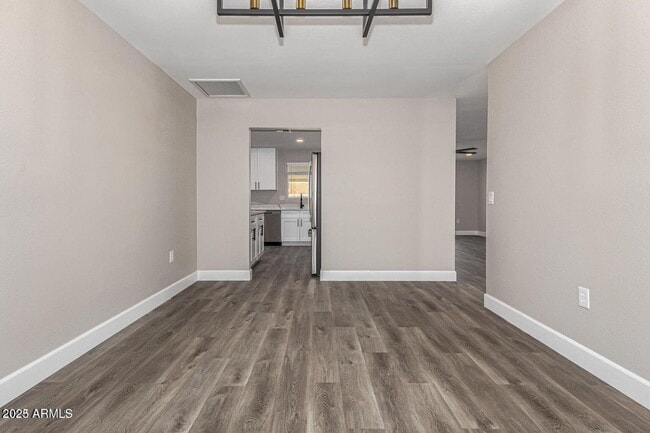 Building Photo - 9938 Willowcreek Cir