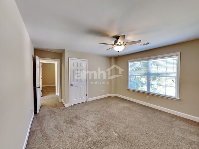 Building Photo - 313 Forest Bend Dr
