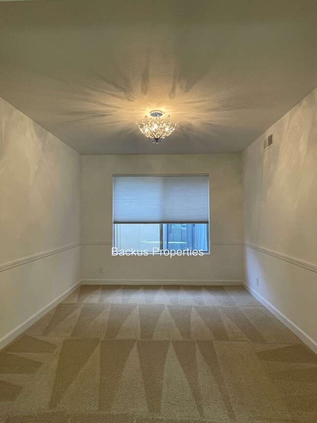 Building Photo - Recently remodeled three bedroom home in T...
