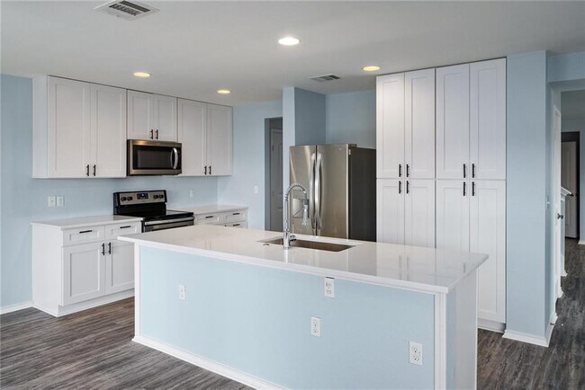 Building Photo - 9104 Edmundsbury Dr