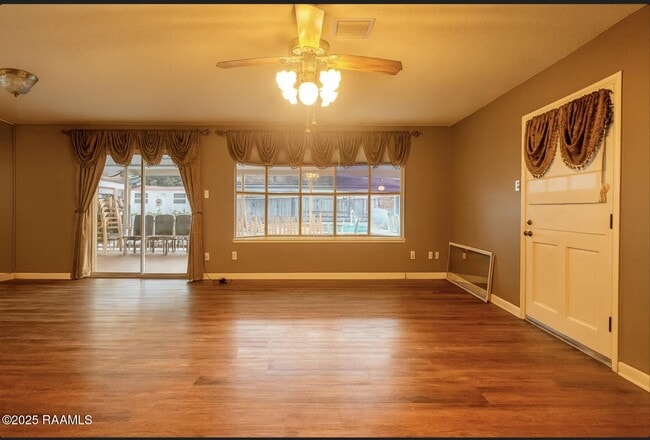 Building Photo - 119 Gayle Dr