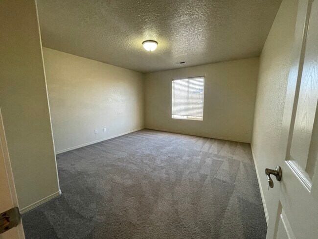 Building Photo - 9620 Sundoro Pl NW