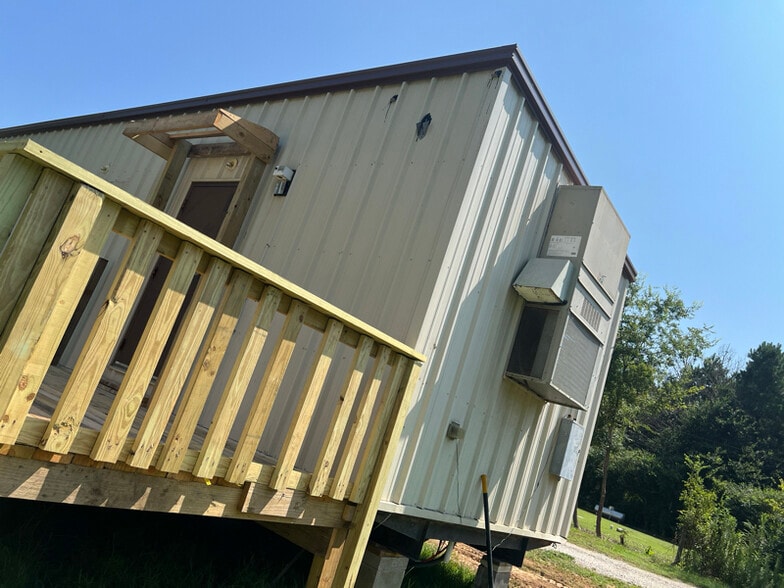 Building Photo - 2138 Richardson Rd