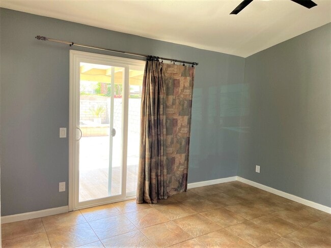 Building Photo - 3+ bedroom, 2 bath pool and spa home