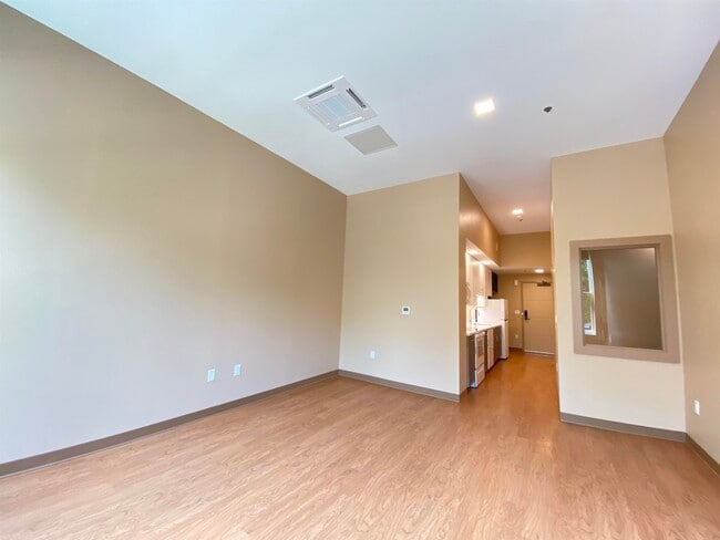 Building Photo - 83 Hanover St